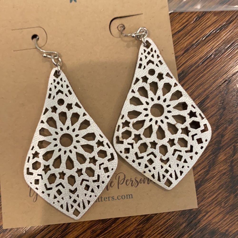 Initial Outfitters Earrings - Picture 2 of 3